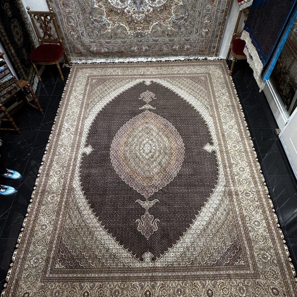 قالی ۱۲ متری نقشه ماهی ۱۵ متن